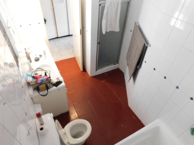 Kopano B&B bathroom with shower